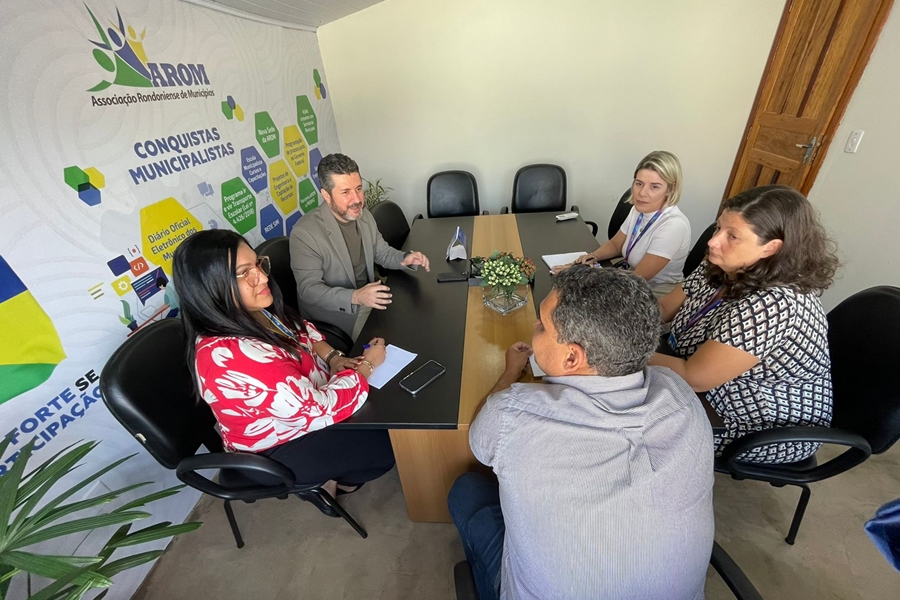 SEBRAE E AROM: Parceria debate incorporação de tecnologias e inovações na administração pública 