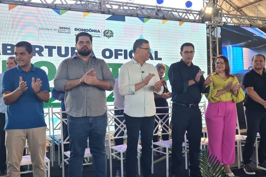 JEAN OLIVEIRA: Deputado participa da abertura do ano letivo de Rondônia em Rolim de Moura
