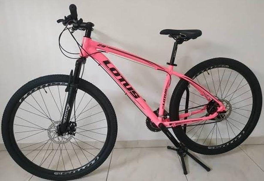 DEU GOLPE: Mulher foge com bike Lotus após ver anúncio no OLX e marcar encontro com vítima