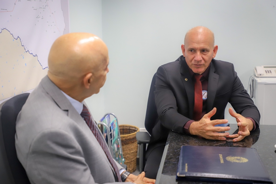 EZEQUIEL NEIVA: Deputado busca recurso com o senador Confúcio Moura para a saúde no Cone Sul