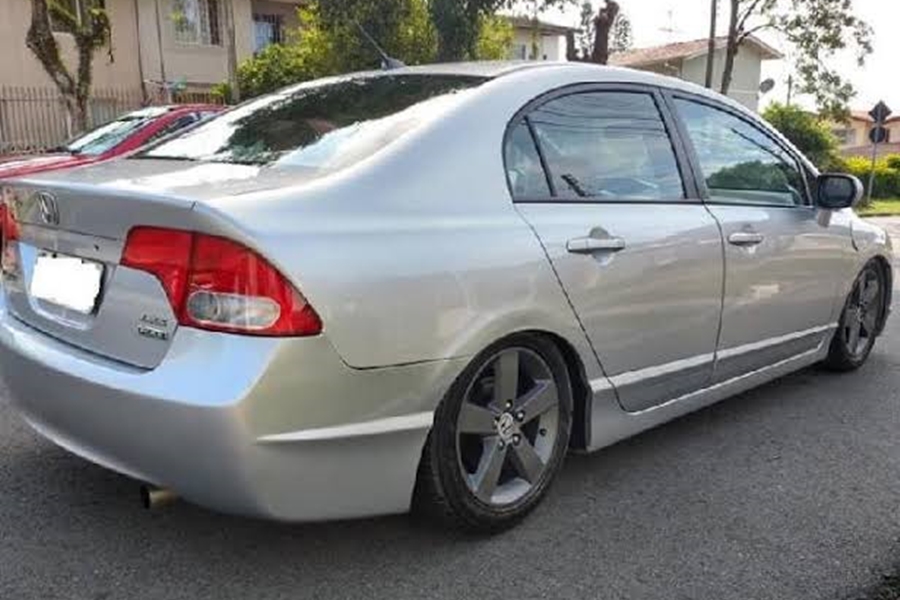 RENDIDO: Homem tem Honda Civic roubado por dupla na Rua Flamengo 