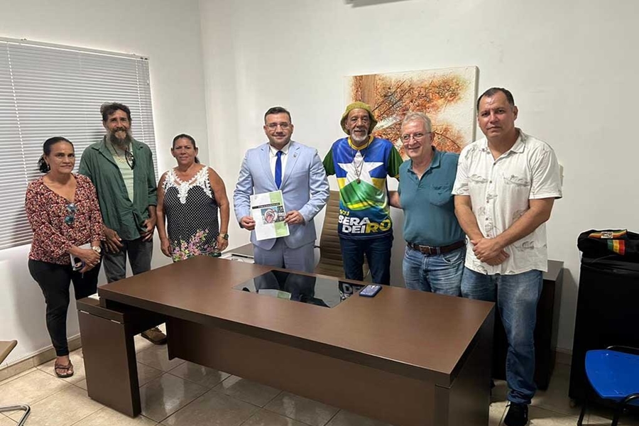 RIBEIRO DO SINPOL: Deputado debate projetos de investimentos para valorizar artesãos e artistas 