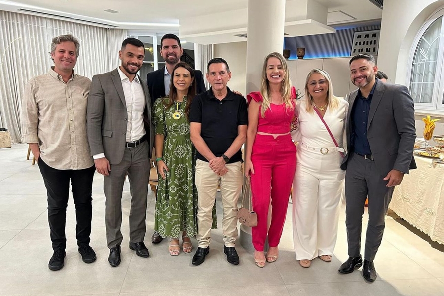 COMENDA MADEIRA MAMORÉ: Vereadora Márcia Socorristas Animais participa de homenagem à mulheres 