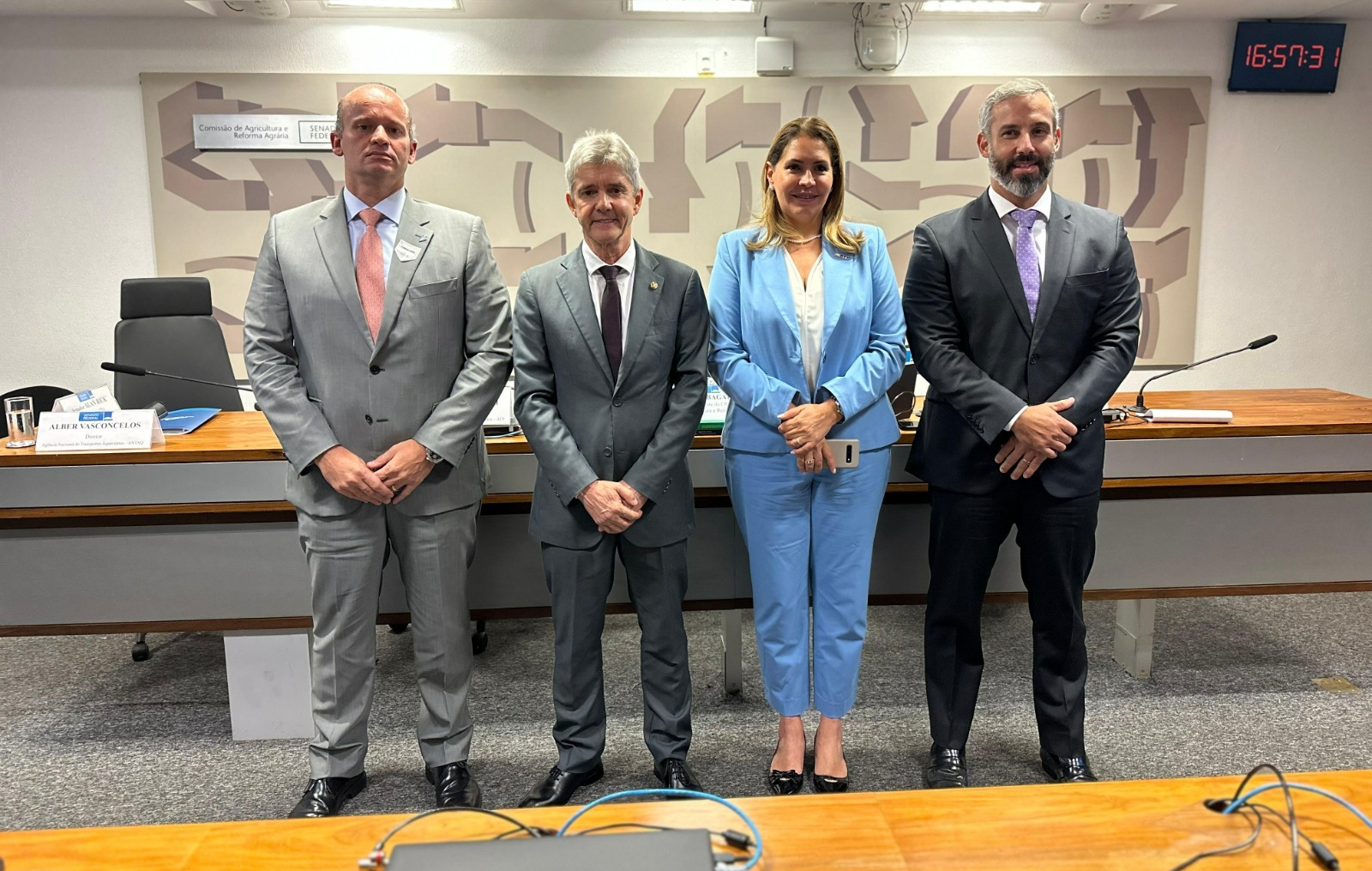 JAIME BAGATTOLI: Senador preside audiência e cobra melhorias no escoamento da safra brasileira