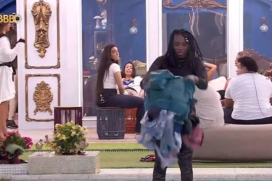 BBB24: Leidy Elin joga roupas do Davi na piscina em briga