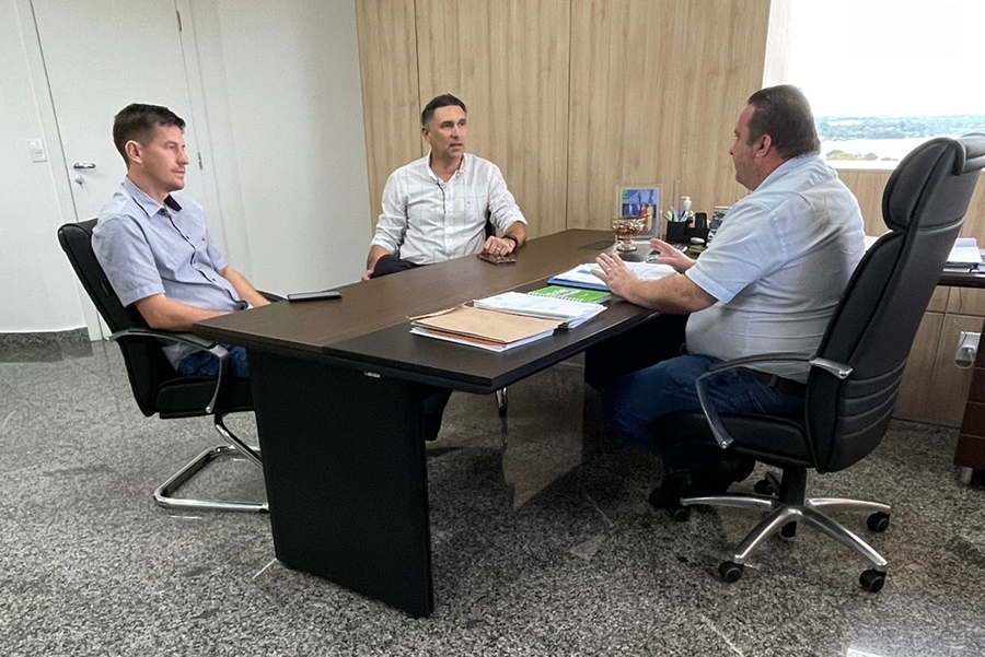 LUÍS DO HOSPITAL: Deputado recebe visita do Prefeito de Pimenta Bueno