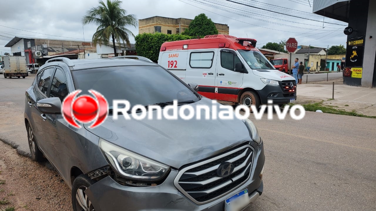 IMPRUDÊNCIA: Mulher em iX35 avança cruzamento e atropela casal em moto