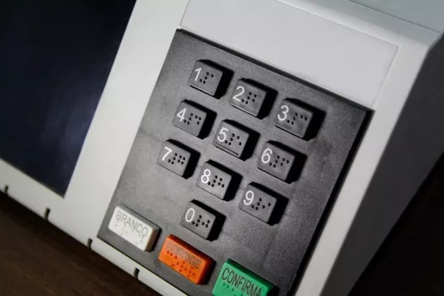 PESQUISA: 58% dos brasileiros não são a favor do fim da reeleição