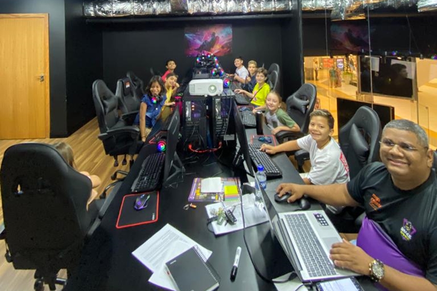 SPACE GAMER: Conheça o espaço que é referência em simuladores de jogos virtuais