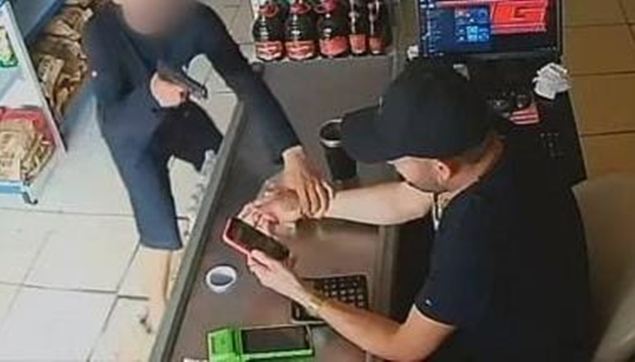 ROUBO NA FARQUAR: Comerciante é rendido junto com o filho e assaltado próximo ao CPA