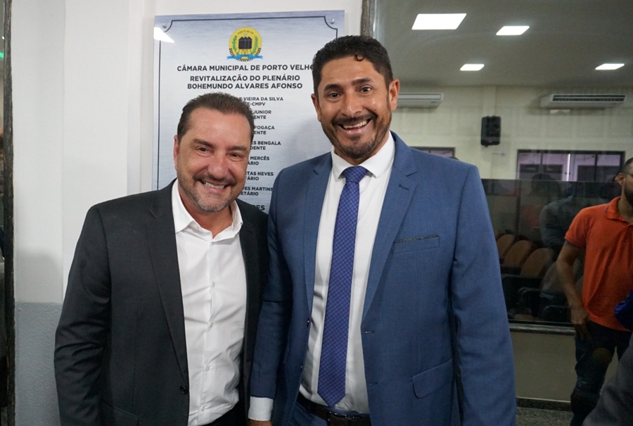 MÁRCIO PACELE: Vereador celebra reinauguração do novo Plenário