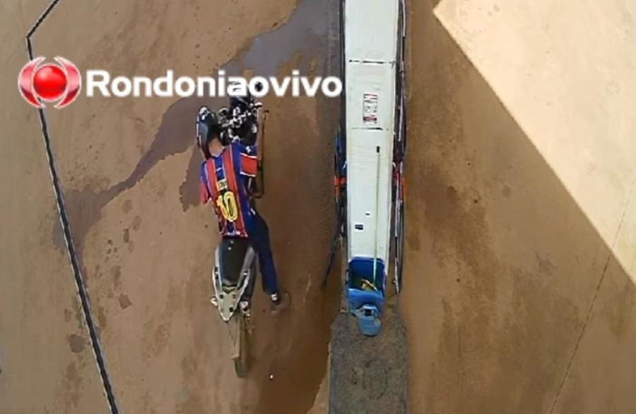 VÍDEO: Polícia procura motociclista que manda encher tanque de XRE300 e foge sem pagar
