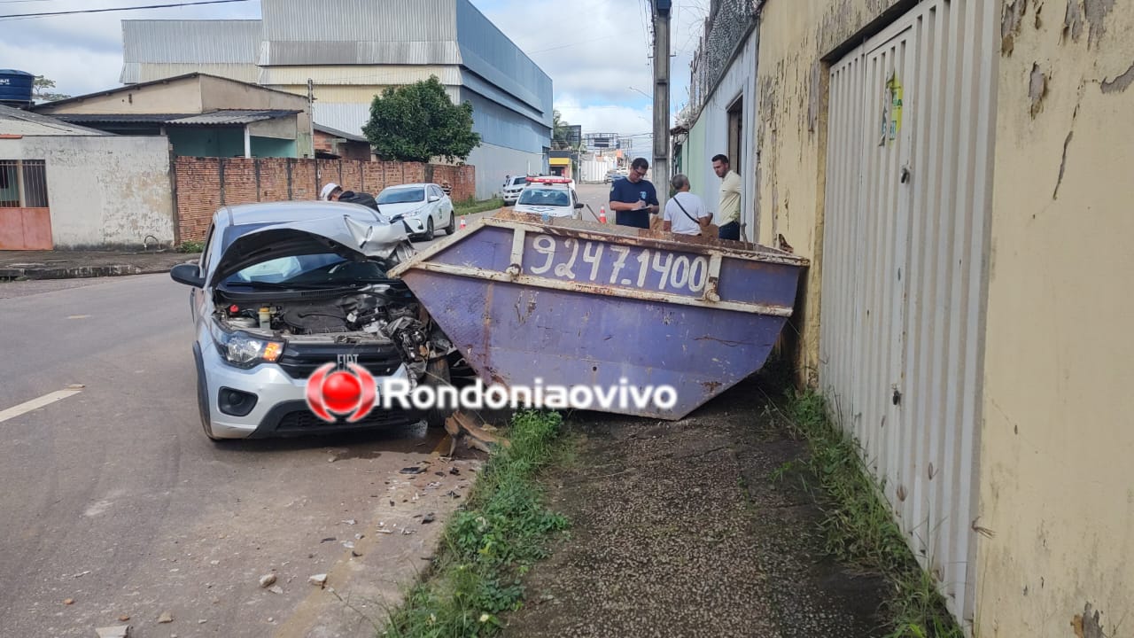 DESTRUIÇÃO: Motorista bate violentamente contra papa entulho na Pinheiro Machado