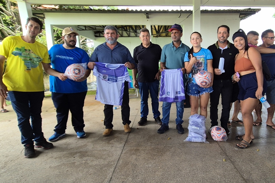 JEAN OLIVEIRA: Deputado entrega kits esportivos em Santa Luzia d’Oeste