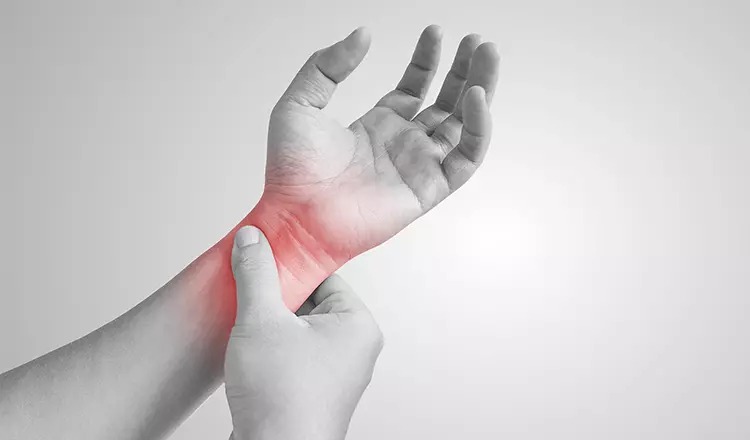 SAÚDE E BEM ESTAR: Síndrome do Túnel do Carpo - sintomas, causas e tratamento