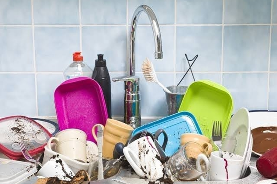 ACHOU RUIM: Mulher é surrada pelo marido por deixar louças sujas e ir para a igreja