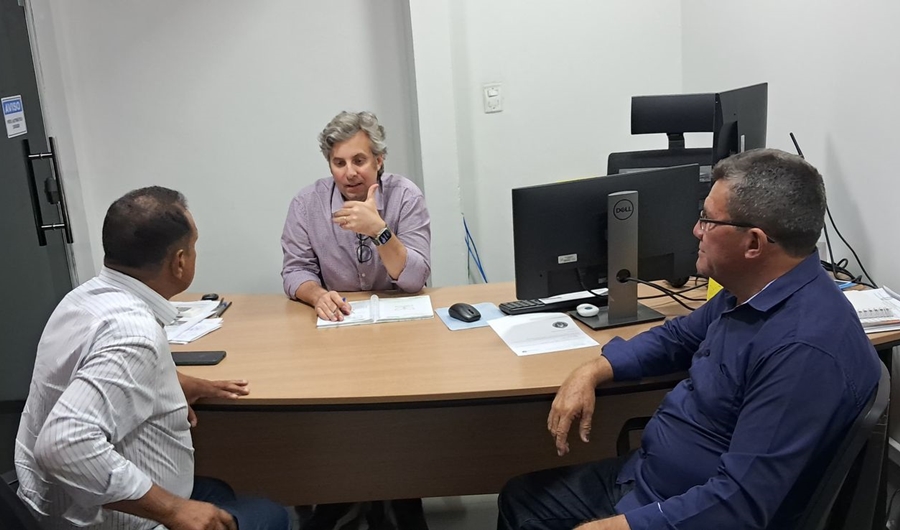 JURANDIR BENGALA: Emdur restaura iluminação em Jaci Paraná após pedido de vereador