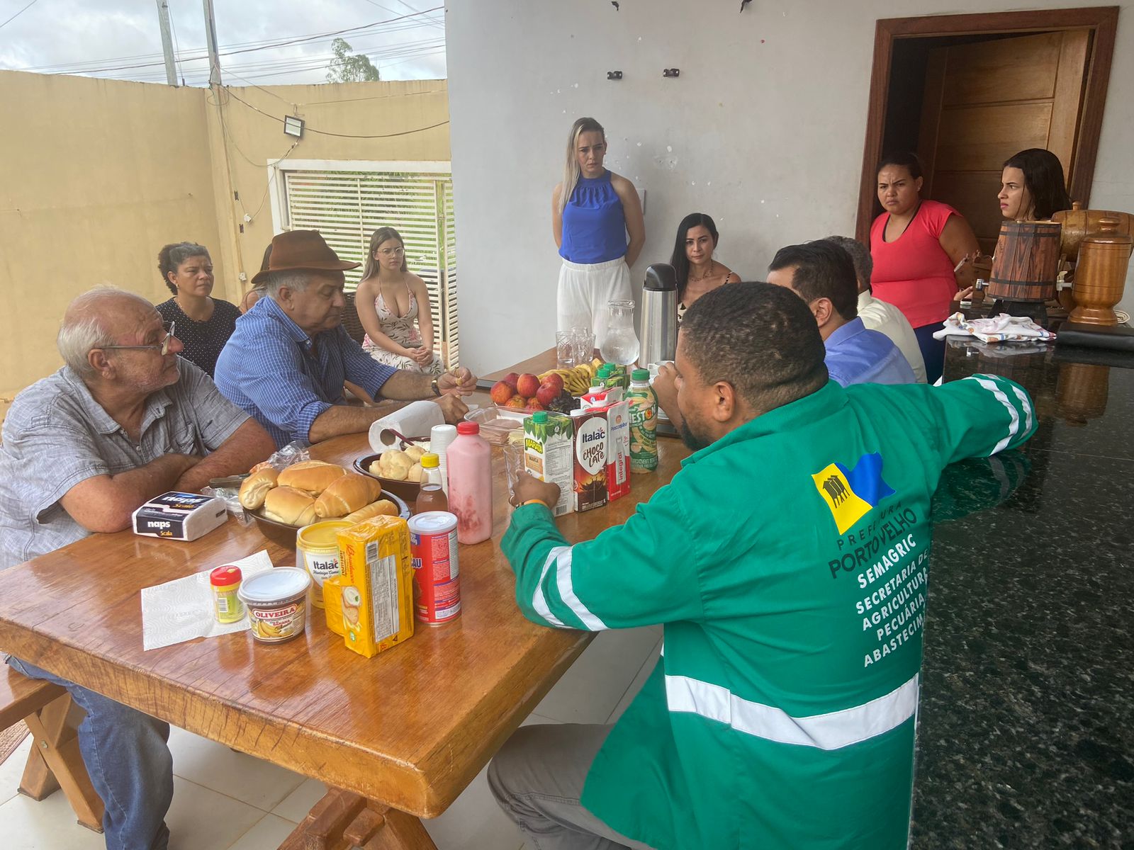 DR. GILBER: Vereador e secretário da Semagric comprometem-se com melhorias em bairro