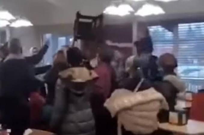 NA CABEÇA: Mulher é socorrida para a UPA após ser atacada pelo marido em festa de família