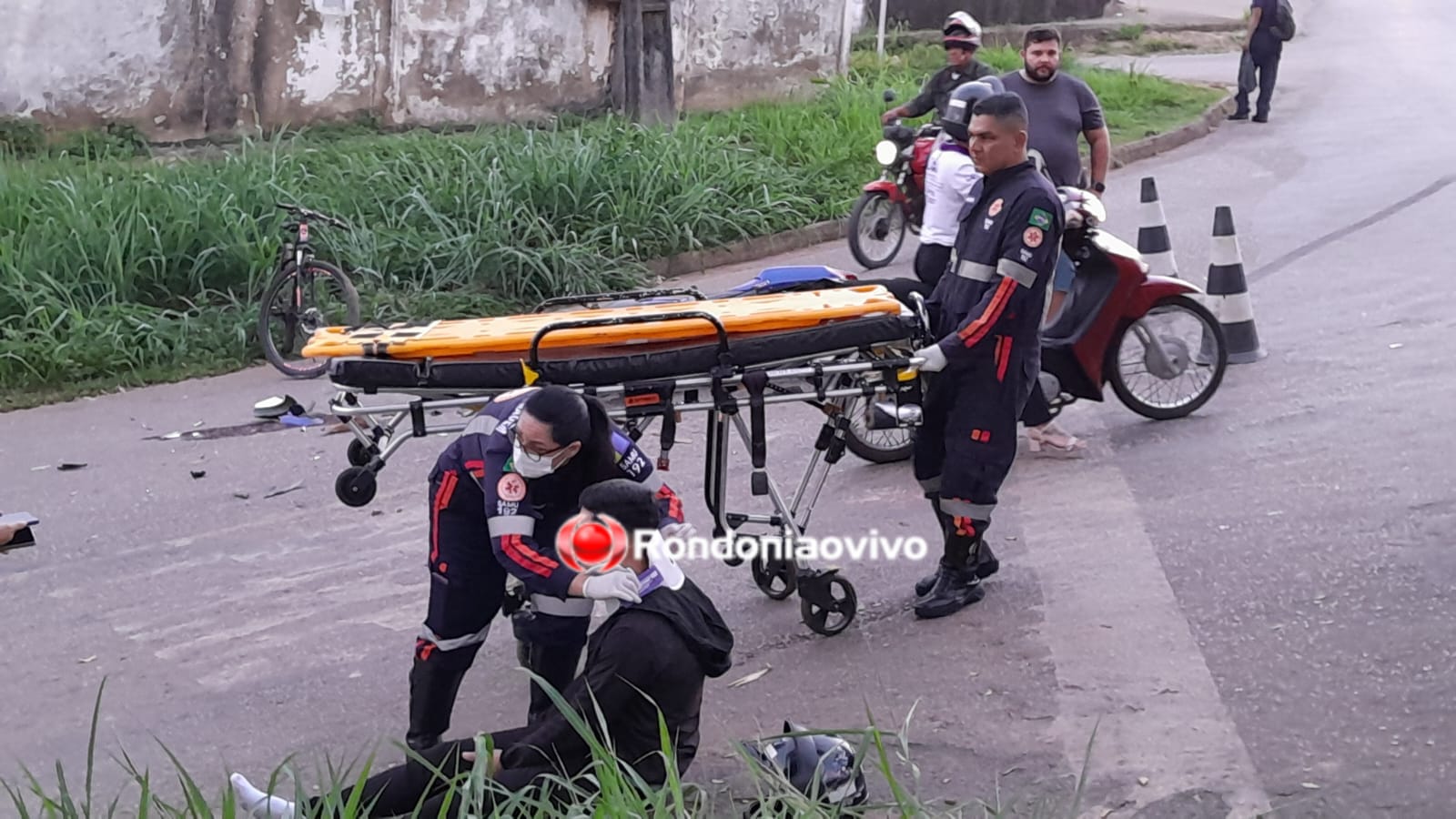 ZONA SUL: Jovem sofre ferimentos após acidente de carro com moto na Três e Meio