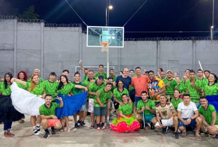 ALAN QUEIROZ: Deputado  prestigia ensaio de quadrilhas para o arraial Flor do Maracujá