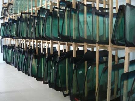 FLAGRANTE: Funcionário é preso por furto de para-brisas no local de trabalho 