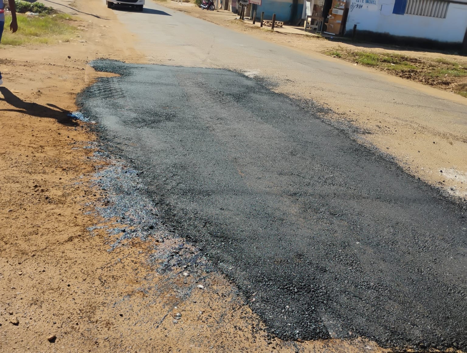 EDWILSON NEGREIROS: Prefeitura atende vereador e providencia operação tapa-buracos no Socialista