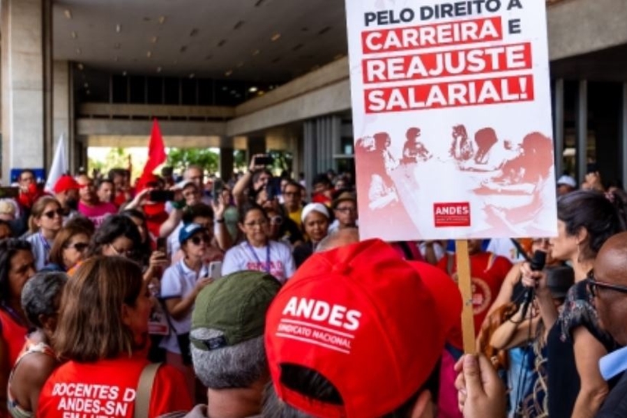 AULAS: Professores de universidades e instituições federais decidem encerrar greve