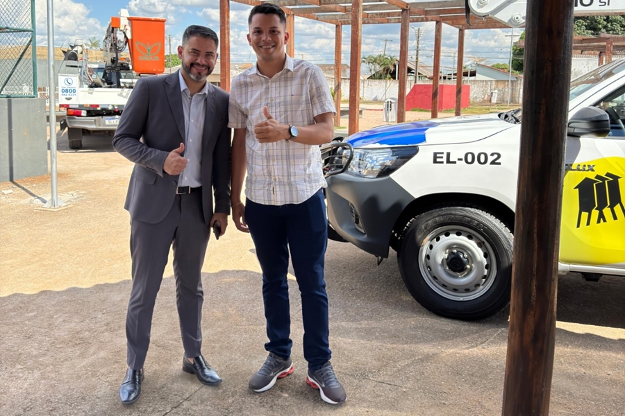 EDIMILSON DOURADO: Emdur revitaliza iluminação da Praça das Camélias após solicitação do vereador