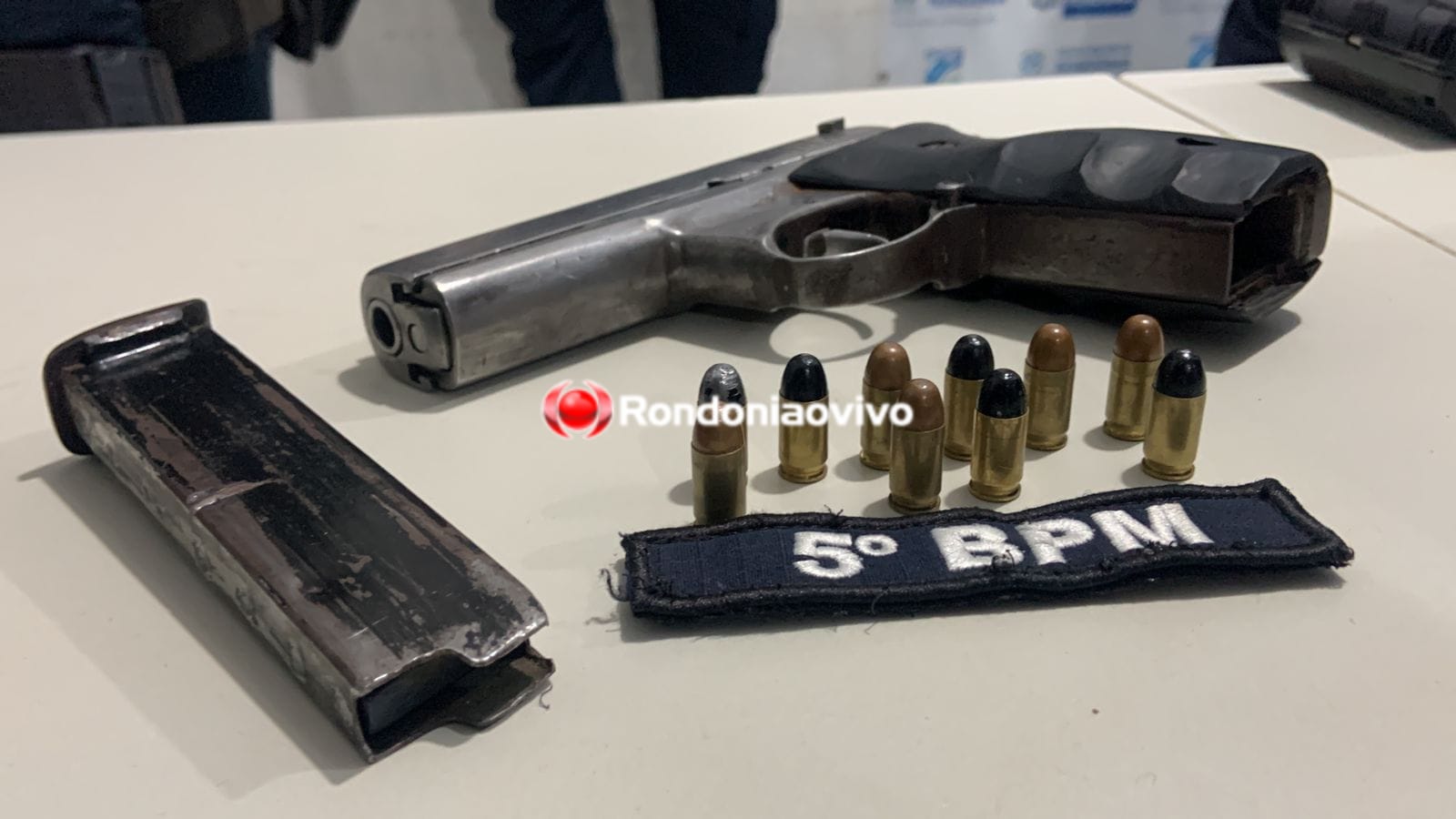 PISTOLA 380: Acusado de empinar moto na frente de crianças é preso armado 