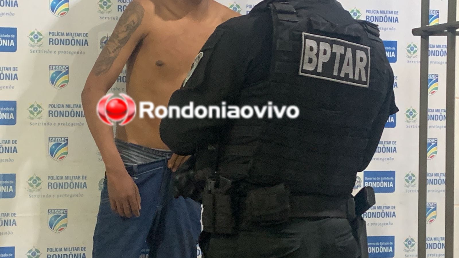 BAR ANACONDAS: Adolescente tenta fugir, cai de forro e é detido por tráfico de drogas 