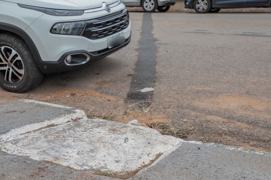 REPARO HISTÓRICO: Prefeitura exige suspensão de cortes no asfalto e impõe prazo para reparo