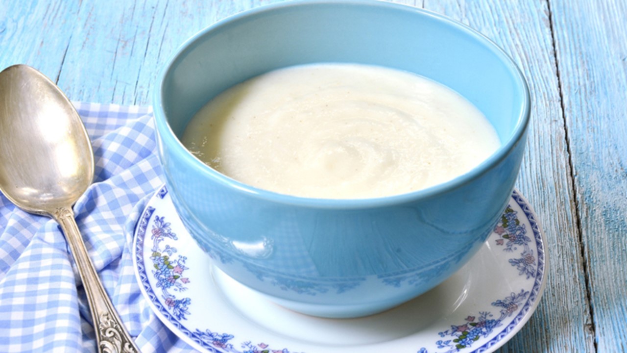 NEM LEITE, NEM AÇÚCAR: O melhor mingau de aveia para o seu café da manhã 