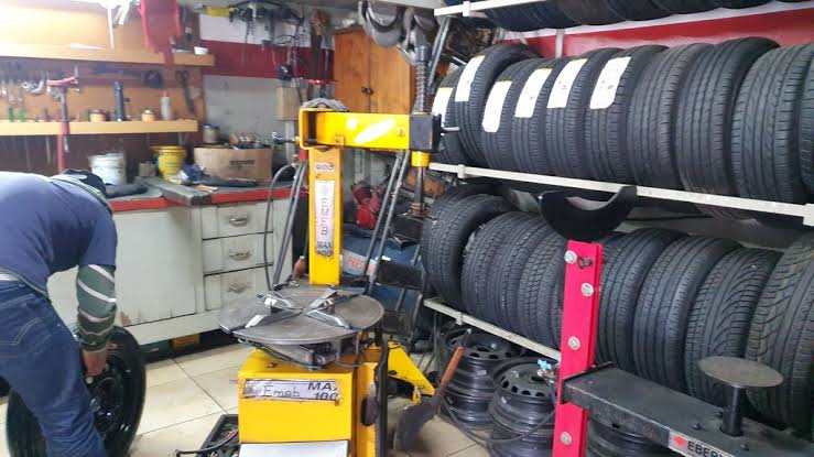 NA IMIGRANTES: Funcionário é espancado por causa de dívida do patrão dono de borracharia 