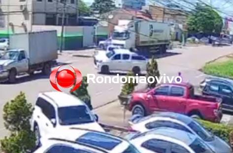 IMPRUDÊNCIA: Vídeo mostra forte colisão entre caminhonetes no Centro 