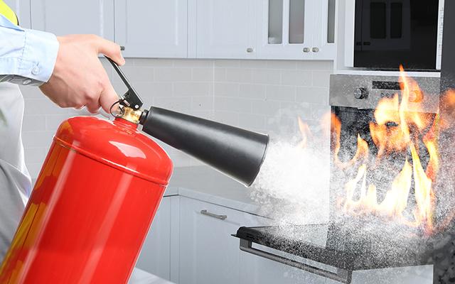 NA COZINHA: O erro mais comum que pode causar incêndio 