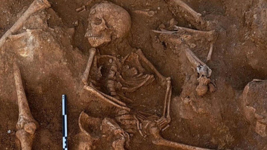 12 SEPULTURAS: Esqueletos são encontrados enterrados em Igreja Católica 