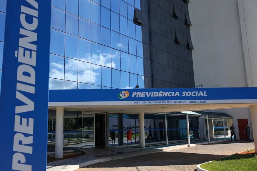 'POSSIVEIS PREJUÍZOS': INSS afasta 4 servidores por suposta ligação com descontos ilegais