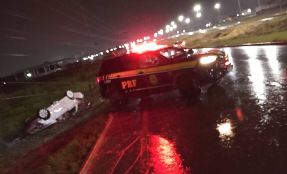 EM VILHENA: Homem de Rolim de Moura morre após carro capotar na BR-364