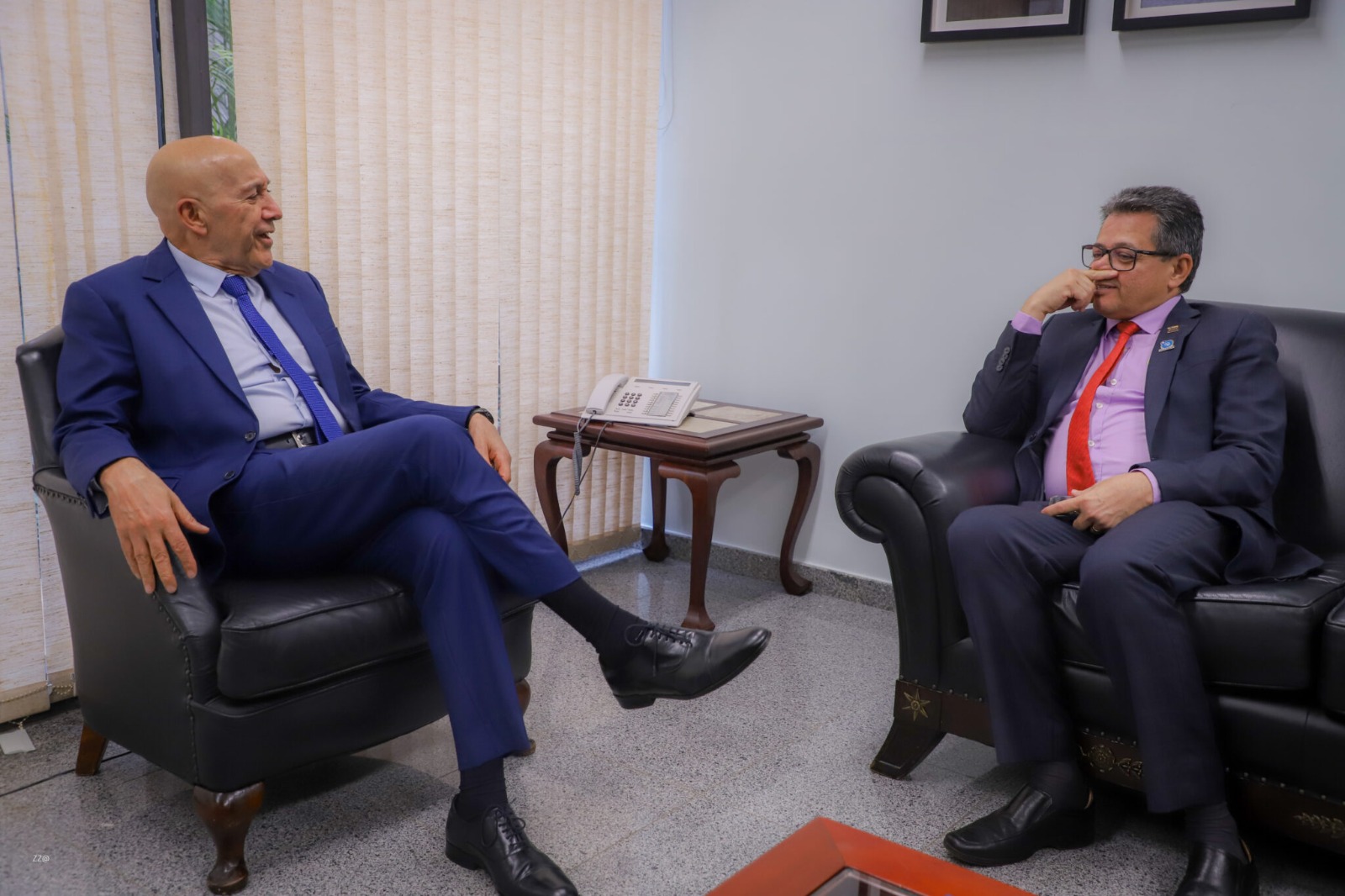 CONFÚCIO MOURA: Senador leva educação moderna e energia elétrica para Colorado