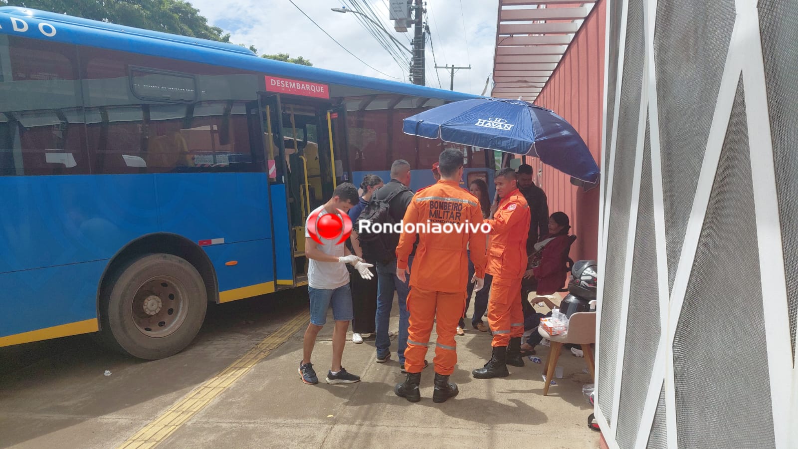 URGENTE: Acidente entre ônibus e carreta deixa vários feridos