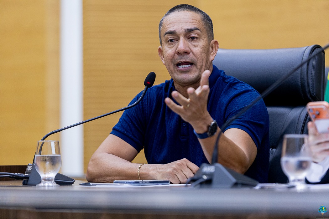  EYDER BRASIL : Deputado anuncia R$ 500 mil para avanço da regularização fundiária em bairros