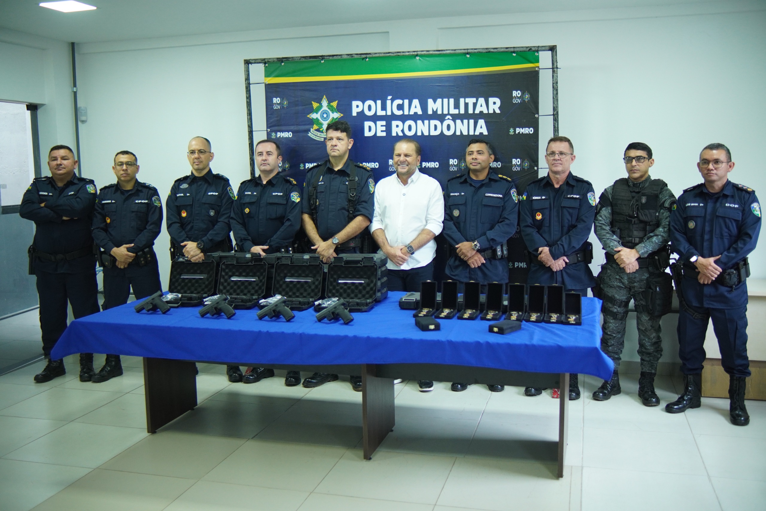 CIRONE DEIRÓ: Recursos assegurados por deputado garantem mais armas para a Polícia Militar