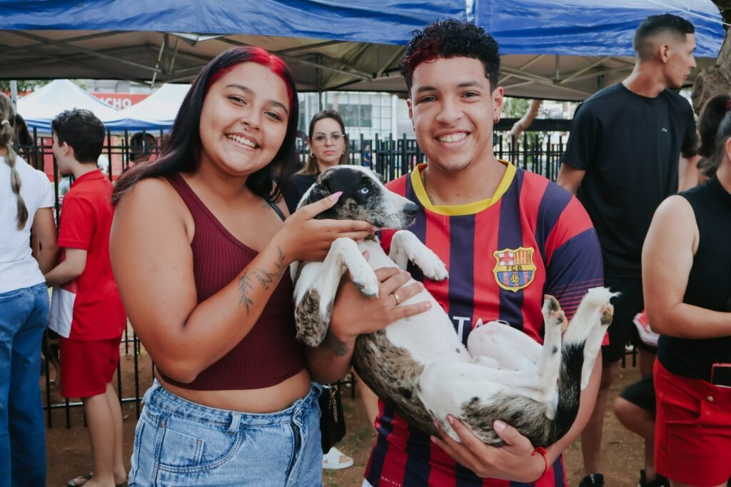 EM VILHENA: Feira de adoção garante novos lares para cerca de 40 animais durante evento 