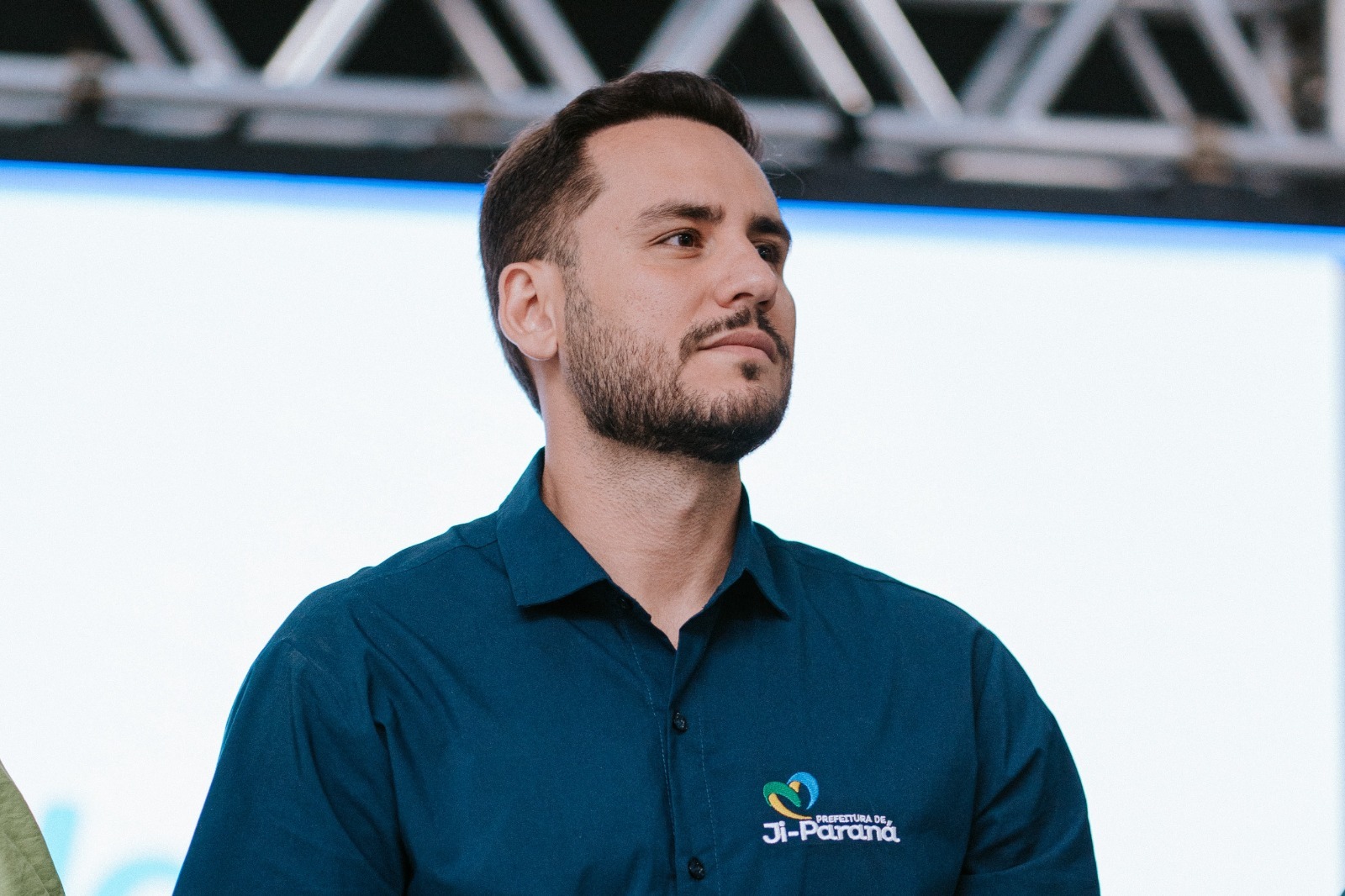 EDUCAÇÃO: Affonso Cândido pode ser multado em R$ 30 mil por dia por descumprir lei