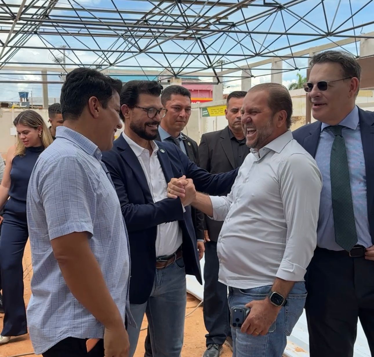 CIRONE DEIRÓ: Deputado acompanha obras da nova rodoviária de Cacoal