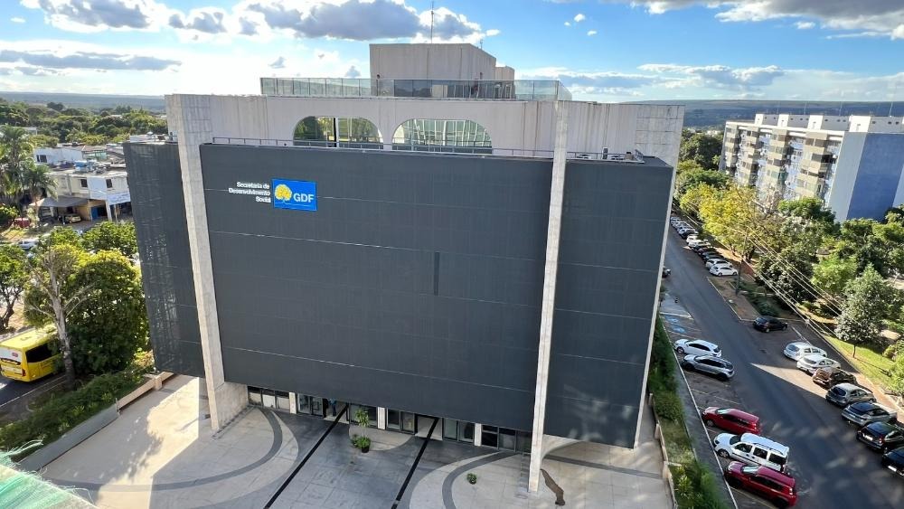 DISTRITO FEDERAL: Abertas inscrições para concurso com 1197 vagas para várias profissões
