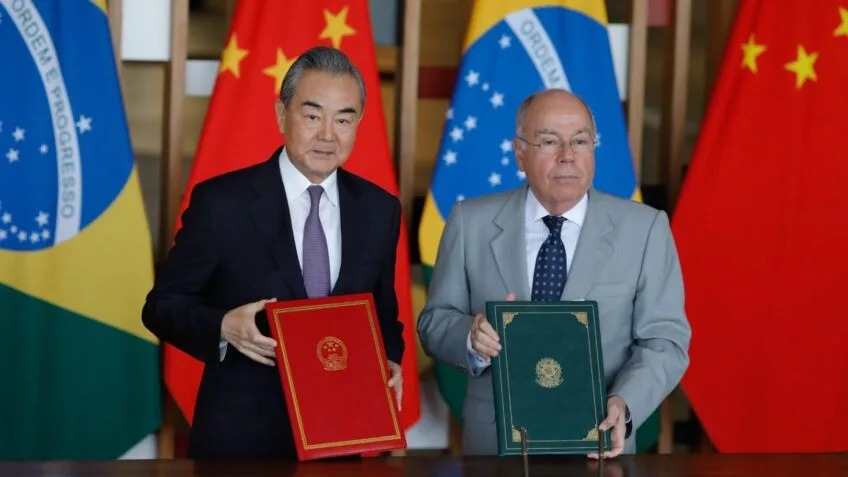 NOVA PARCERIA: China reforça apoio ao Brasil e amplia parceria em meio à tensão comercial