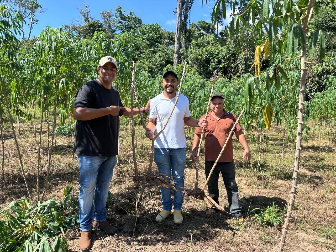 DR. GILBER: Vereador visita bacia leiteira de pvh e defende incentivo à agricultura familiar