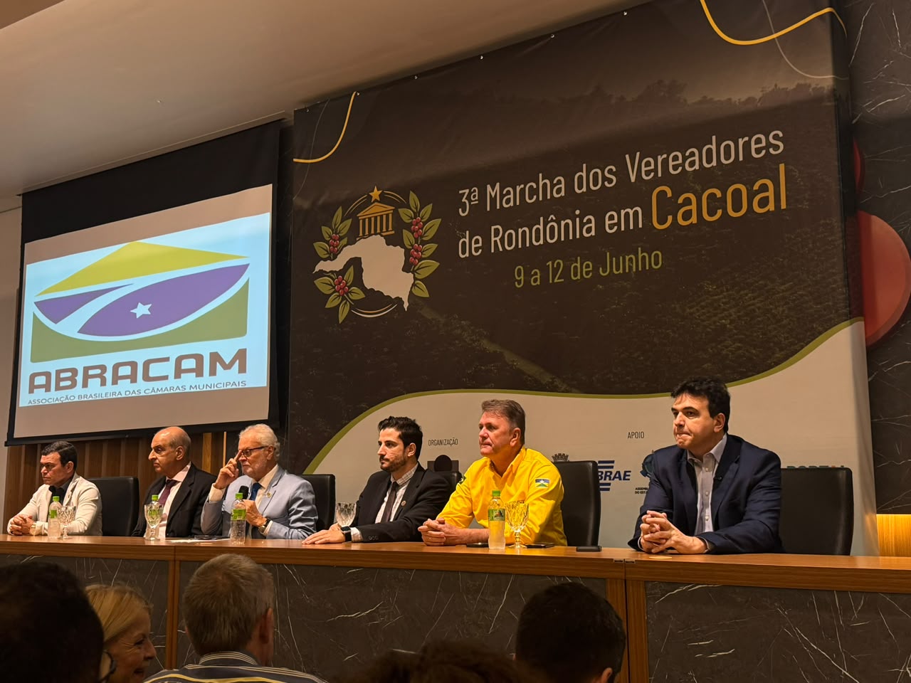 LUIZINHO GOEBEL: Deputado participa da 3ª Marcha dos Vereadores de RO e reforça compromisso 